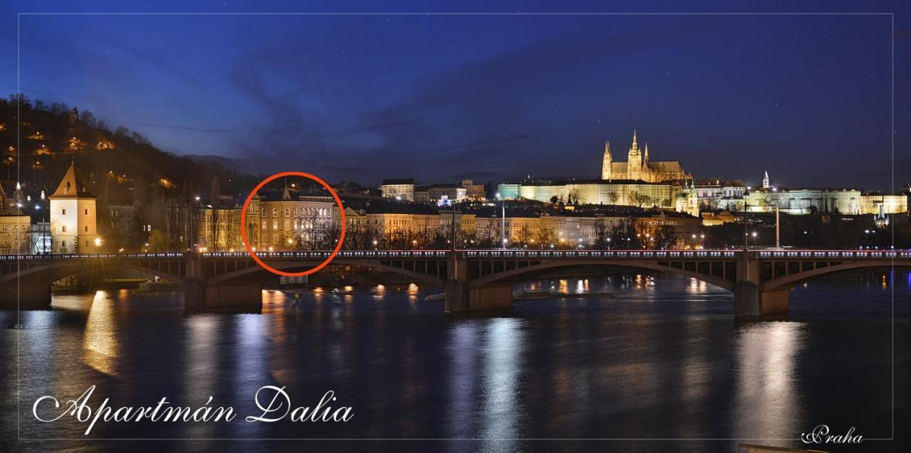 Dalia Janáčkovo Nábřeží * Praga